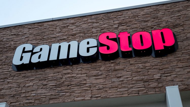 GameStop: Who is winning the market battle?